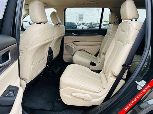 Used 2022 Jeep Grand Cherokee L Limited w/ Black Appearance Package AWD/4WD image 28