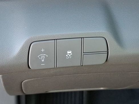 Used 2024 Hyundai Elantra SEL image 29