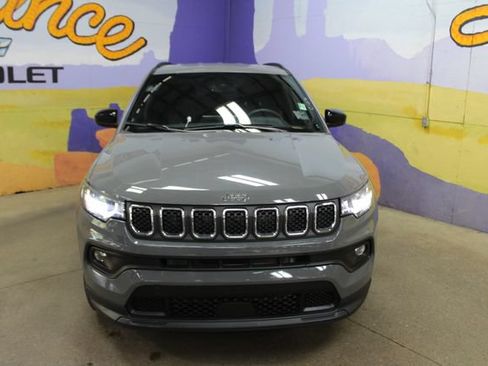 Used 2023 Jeep Compass Latitude AWD/4WD image 3