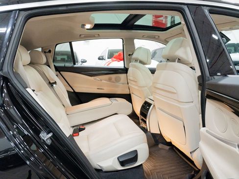 Used 2015 BMW 535i Gran Turismo xDrive image 19