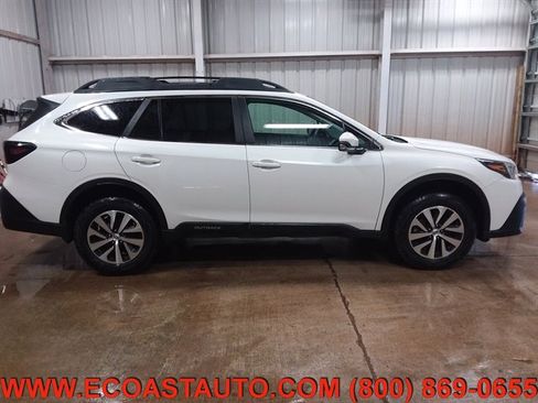 Used 2020 Subaru Outback Premium image 6