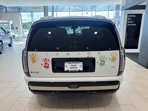 New 2026 Hyundai Ioniq 9 Calligraphy image 6