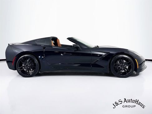 Used 2017 Chevrolet Corvette Stingray Coupe RWD image 8
