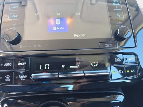 Used 2016 Toyota Prius Three Touring FWD image 26