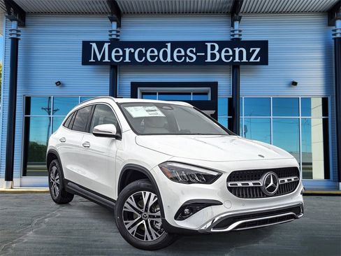 New 2025 Mercedes-Benz GLA 250 4MATIC image 1