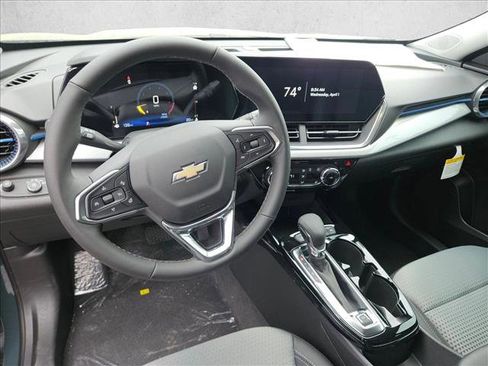 New 2026 Chevrolet Trax LT w/ Driver Confidence Package image 12