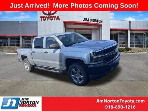 Used 2017 Chevrolet Silverado 1500 W/T w/ WT Convenience Package AWD/4WD image 1