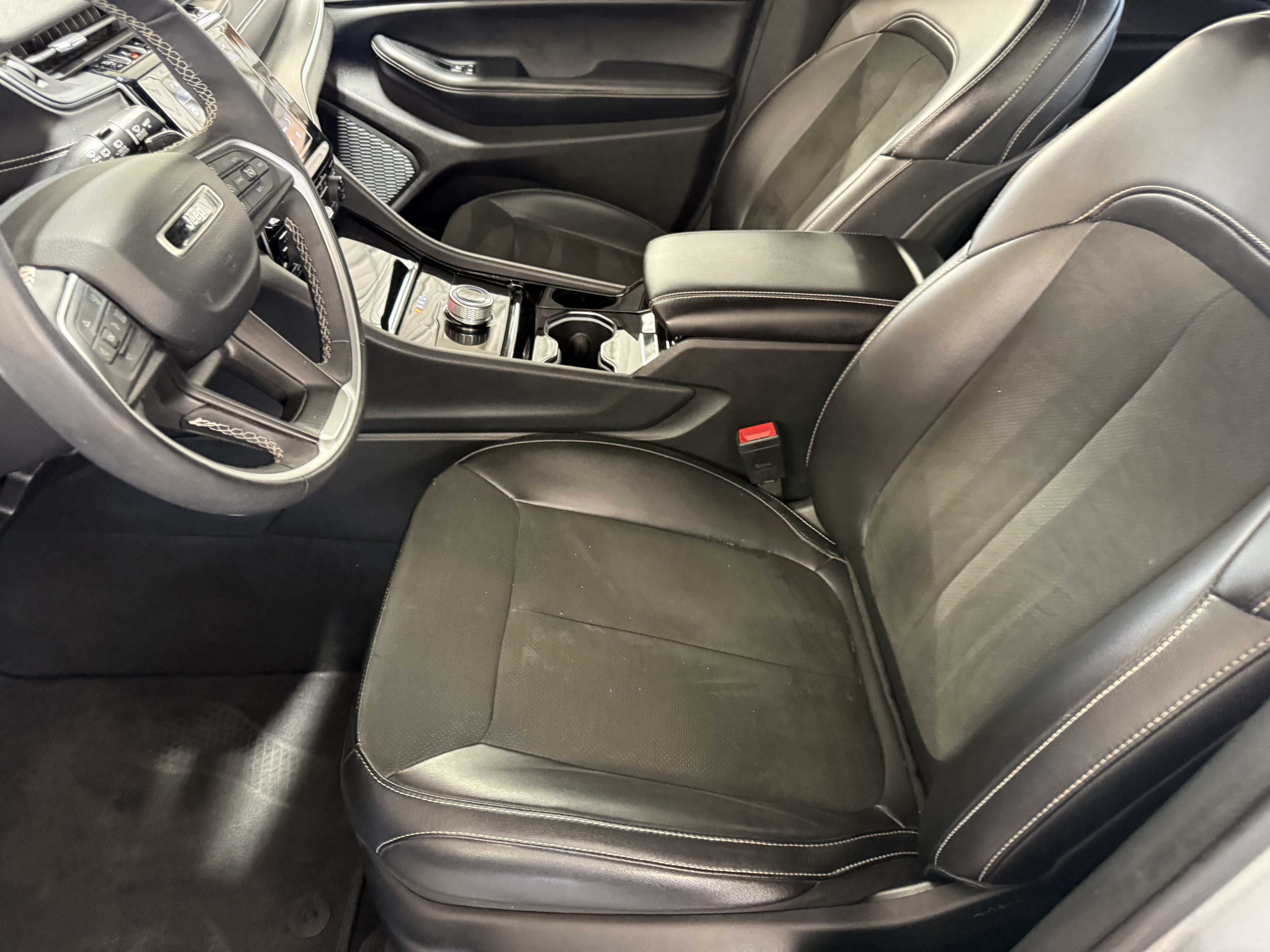 Used 2023 Jeep Grand Cherokee L Laredo AWD/4WD image 20