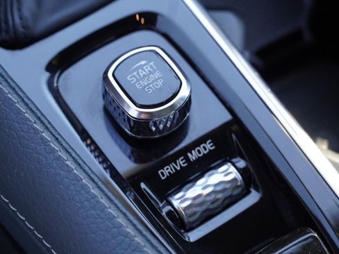 Used 2020 Volvo XC90 T6 Momentum w/ Advanced Package image 14