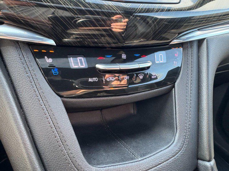 Used 2020 Cadillac XT6 Premium Luxury AWD/4WD image 20