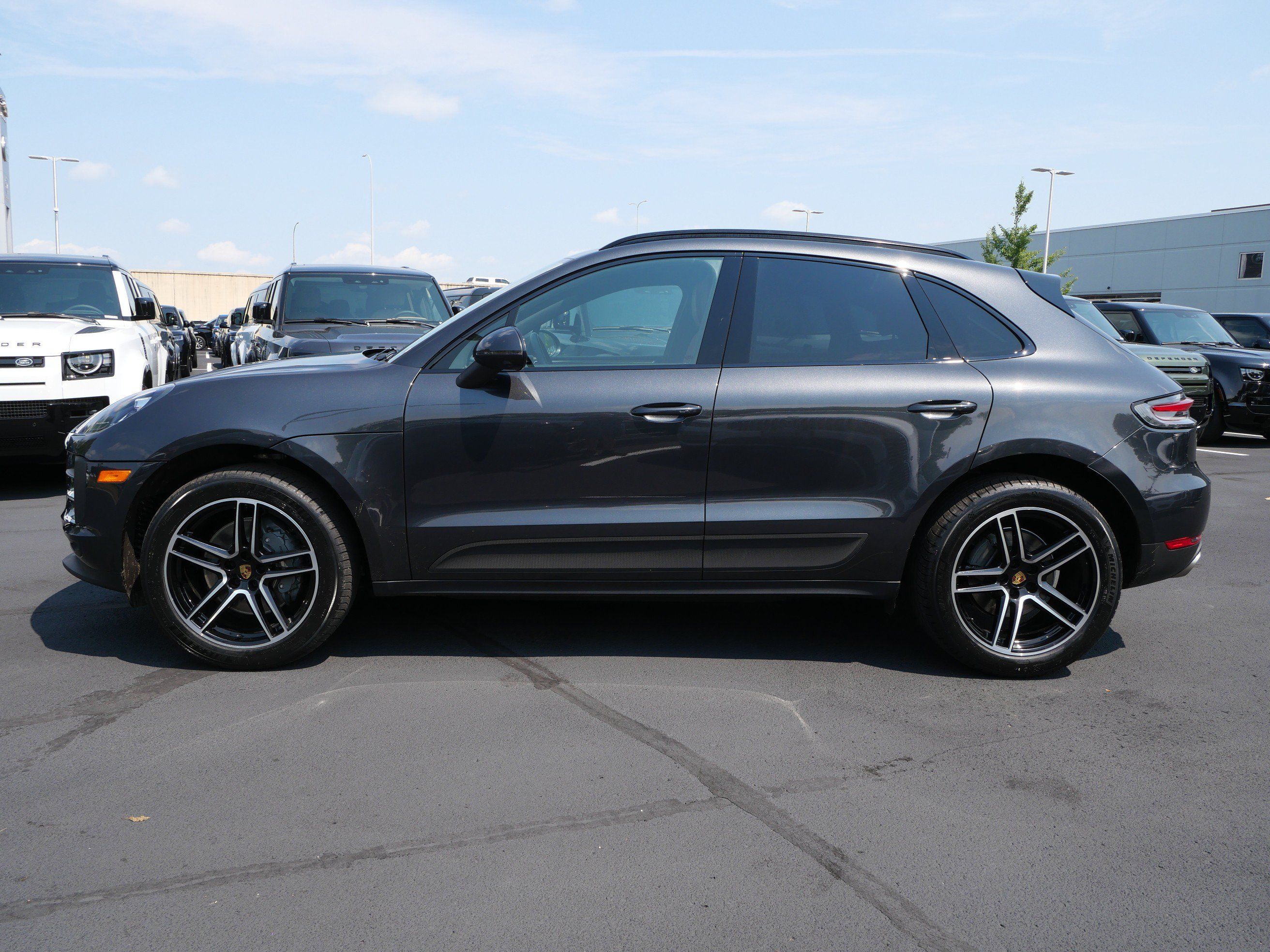Used 2021 Porsche Macan S AWD/4WD image 2