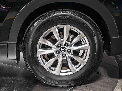 Used 2018 MAZDA CX-9 Touring w/ Touring Premium Package FWD image 11