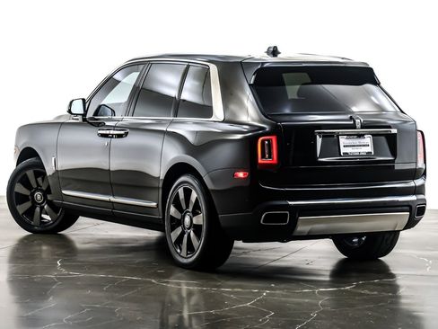 Used 2024 Rolls-Royce Cullinan image 12