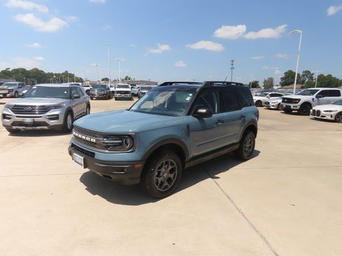 Used 2021 Ford Bronco Sport Badlands AWD/4WD image 2