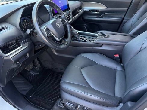 Used 2024 Toyota Grand Highlander FWD image 19