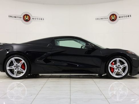 Used 2025 Chevrolet Corvette Stingray Premium Conv w/ Z51 Performance Package RWD image 37