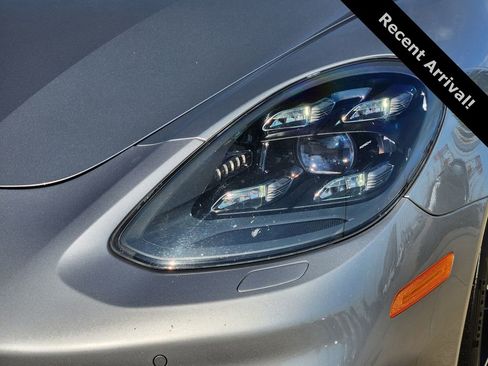 Used 2020 Porsche Panamera GTS image 9