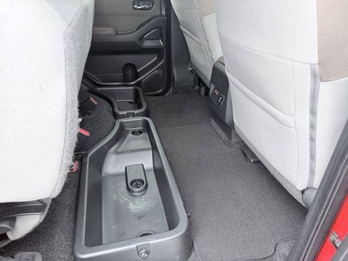 Certified 2022 Nissan Frontier SV image 21