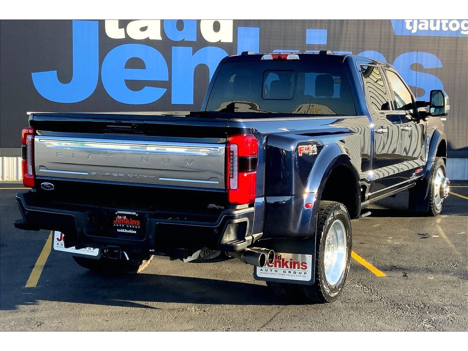 Used 2024 Ford F450 Platinum w/ FX4 Off-Road Package AWD/4WD image 15