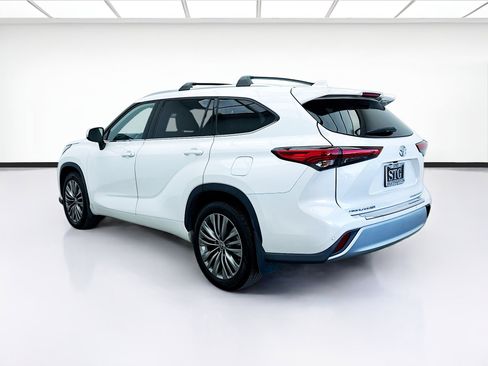 Used 2020 Toyota Highlander Platinum image 6