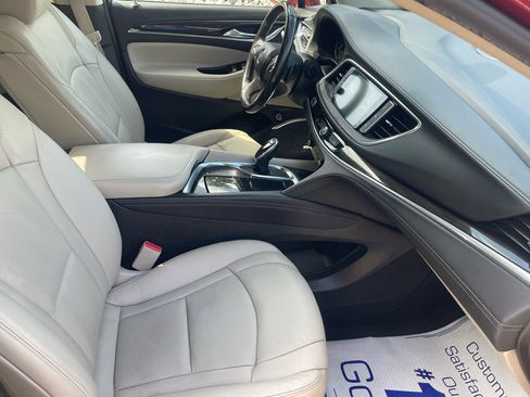 Used 2019 Buick Enclave Premium w/ Experience Buick Package image 19