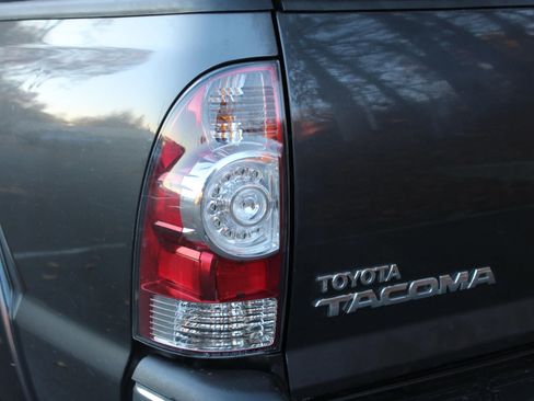 Used 2014 Toyota Tacoma 4x4 Double Cab image 40