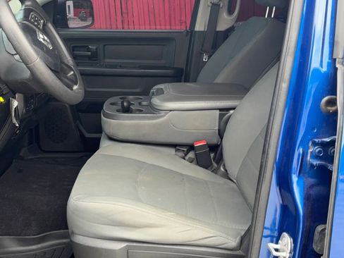 Used 2018 RAM 1500 Express w/ Express Value Package AWD/4WD image 9