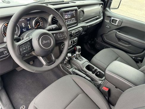 Used 2023 Jeep Wrangler Sport S image 5