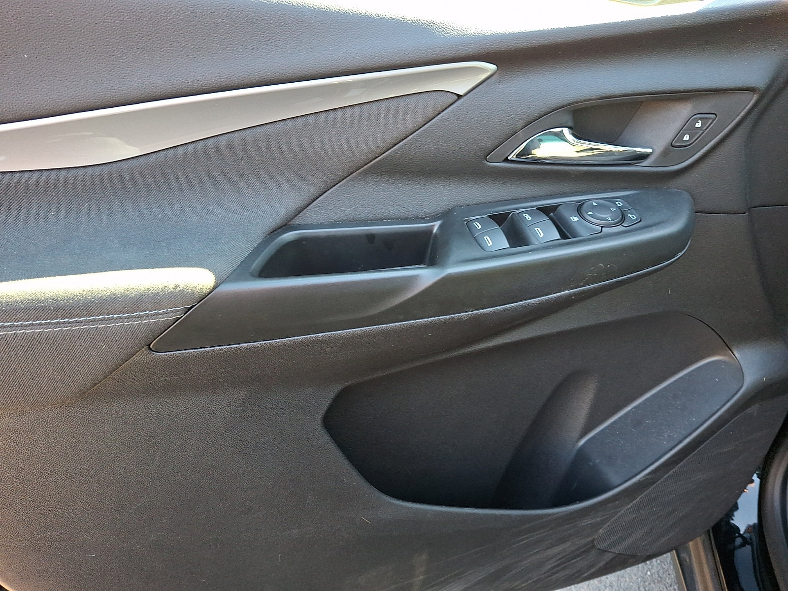 Used 2023 Chevrolet Bolt LT FWD image 13