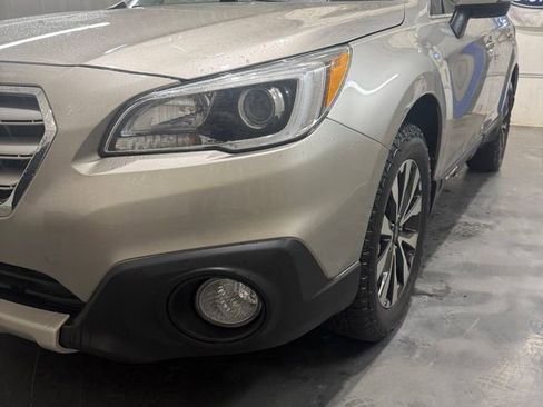 Used 2015 Subaru Outback 3.6R Limited AWD/4WD image 4