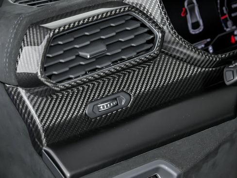 Used 2023 Lamborghini Urus Performante image 36