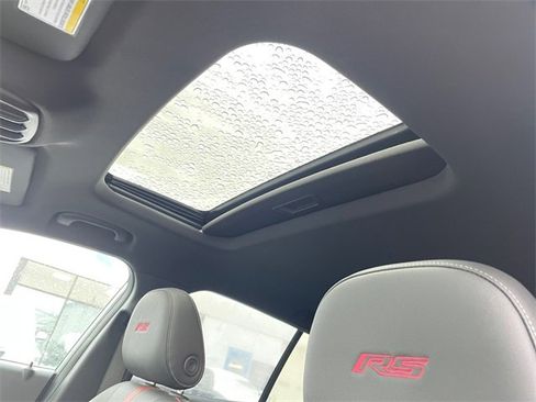 Used 2025 Chevrolet Trax RS w/ Sunroof Package image 16