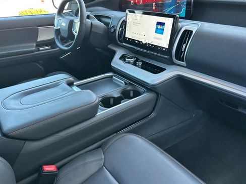 Certified 2025 Ford Expedition Max Active AWD/4WD image 19