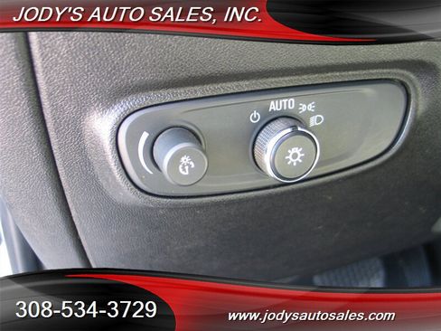 Used 2018 Chevrolet Equinox LS image 6