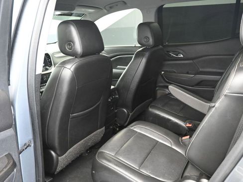 Used 2020 GMC Acadia SLT w/ Driver Alert Package II image 21