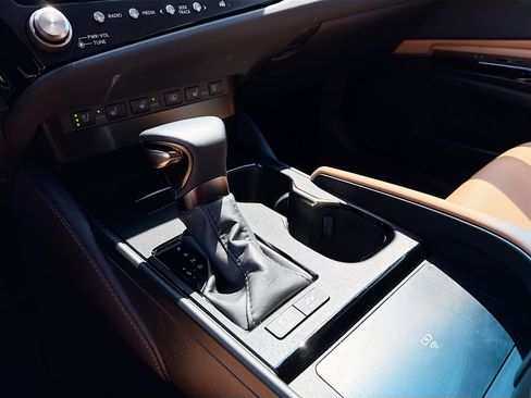 Certified 2024 Lexus ES 300h w/ Accessory Package (Z2) FWD image 10