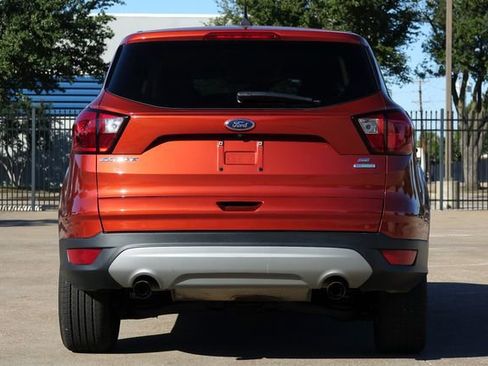 Used 2019 Ford Escape SE image 17