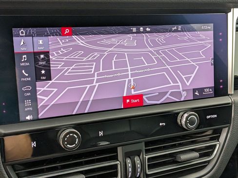 Certified 2022 Porsche Macan AWD/4WD image 16