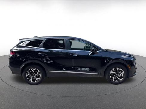 Used 2025 Kia Sportage LX FWD image 16
