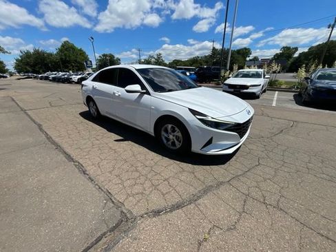 Used 2021 Hyundai Elantra SE FWD image 27