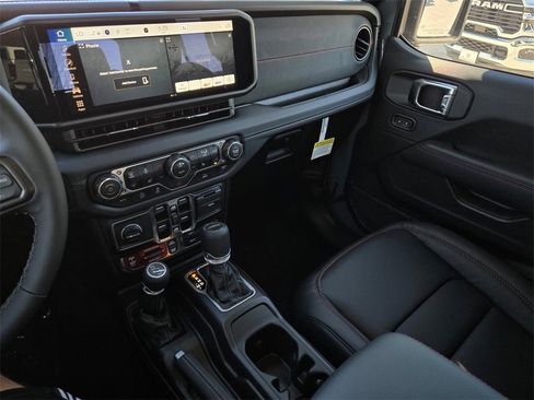 New 2025 Jeep Gladiator Sport image 17