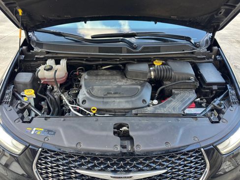 Used 2025 Chrysler Pacifica Select FWD image 19