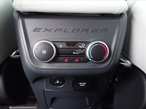 New 2026 Ford Explorer Platinum w/ LUX Leather Package image 11