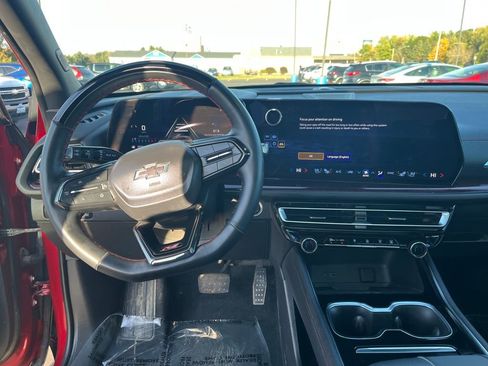 Used 2024 Chevrolet Traverse RS image 12