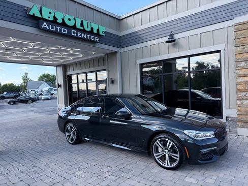 Used 2018 BMW 750i RWD image 42