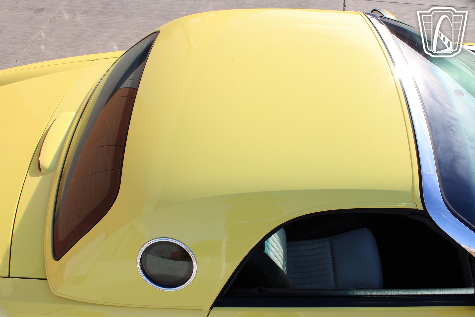 Used 2004 Ford Thunderbird RWD image 6