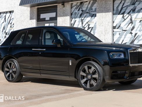 Used 2021 Rolls-Royce Cullinan image 19
