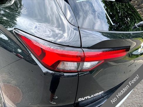 Used 2023 Mitsubishi Outlander SE FWD image 22