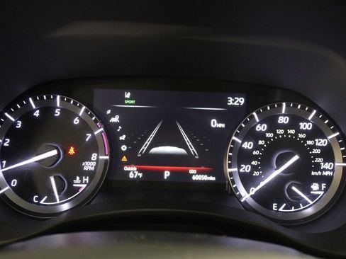 Used 2021 Toyota Highlander XLE image 12