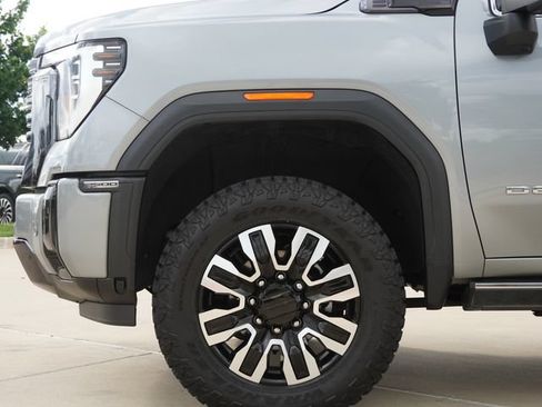 Used 2024 GMC Sierra 2500 Denali Ultimate AWD/4WD image 5